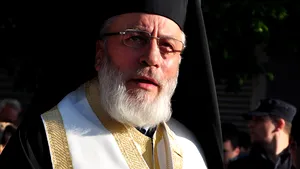 Arhiepiscopul Argeşului şi Muscelului se teme de botez. ÎPS Calinic: „Mai bine urc munţii, fac alpinism”