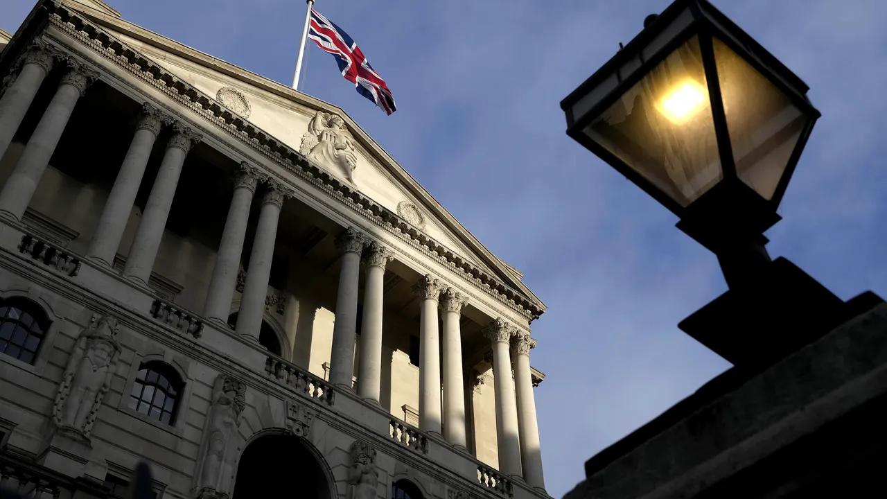Economia britanică înregistrează o creştere zero în T4, evită la limită recesiunea