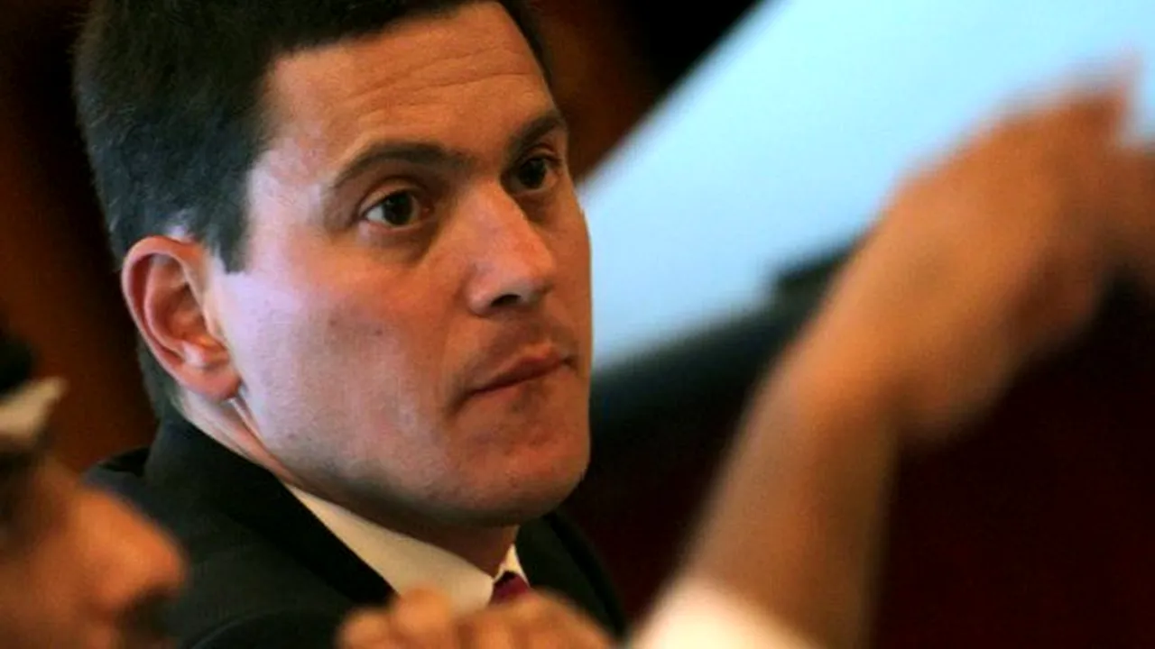 Britanicul David Miliband renunţă la mandatul de parlamentar pentru a conduce un ONG de caritate la New York
