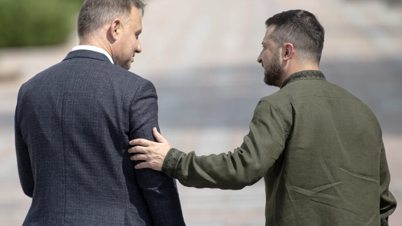 Andrzej Duda afirmă că experţii ucraineni nu vor participa activ la investigaţia din Polonia 