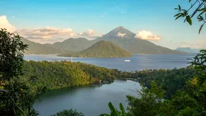 Bilanţul cutremurului de 6.5 grade din Insulele Moluce: Cel puţin 30 de morţi, printre care şi copii/ A fost declarată stare de urgenţă 