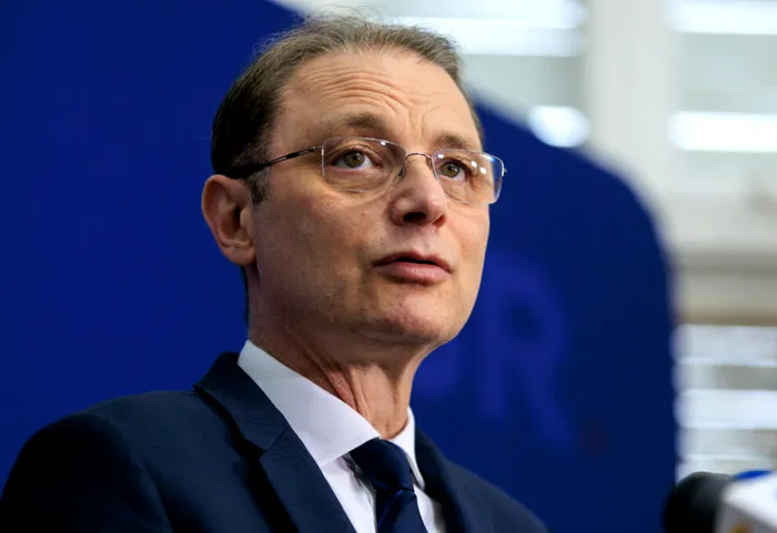LIVE UPDATE Săptămână decisivă pentru formarea Guvernului. Luca Niculescu a început a doua rundă de consultări cu partidele. Premierul desemnat: „Există partide care spun că vor vota”. Grindeanu: „Am discutat serios despre varianta alegerilor anticipate”