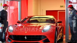 Modelul Ferrari F12 Berlinetta a fost lansat în România - FOTO 
