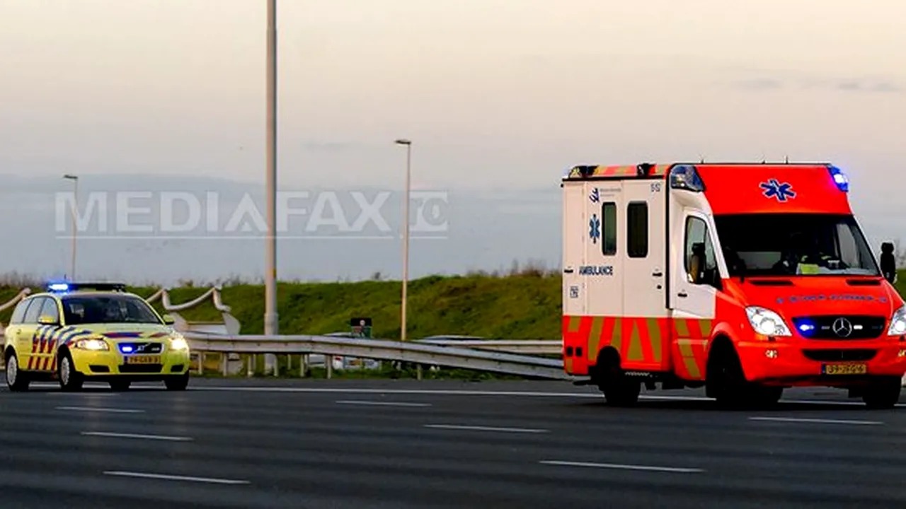 Cel puţin 20 de răniţi, după ce două macarale s-au prăbuşit pe clădiri rezidenţiale, în Olanda - VIDEO