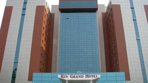 Fraţii Negoiţă transformă 250 de camere din hotelul Grand Rin în spaţii de birouri
