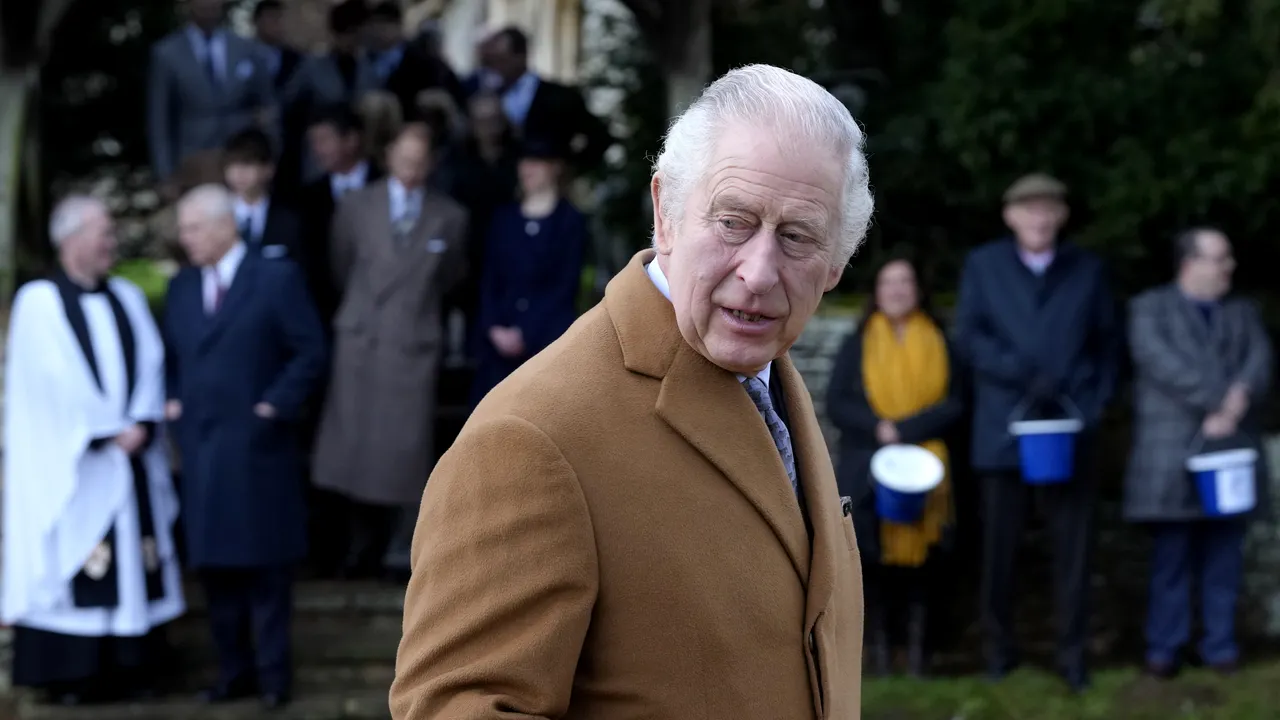 Regele Charles al III-lea va vizita Parisul în curând
