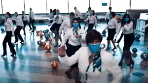 Angajaţii aeroportului Milano Malpensa au dansat Jerusalema de bucurie că s-au întors la muncă  VIDEO