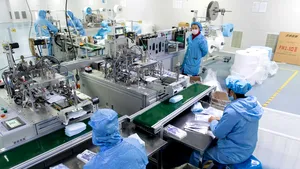 Noul coronavirus este contagios şi înainte de apariţia simptomelor. Avertismentul transmis de medicii chinezi 