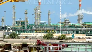 Băsescu: În Consiliul European s-a aprobat blocarea vânzărilor produselor petroliere din Libia