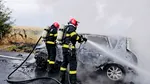 O mașină a luat foc pe DN5. De vină ar fi fost un scurtcircuit