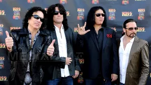 Veste proastă pentru fanii KISS. Celebra trupă şi-a anulat un concert, deoarece Gene Simmons va fi supus unei intervenţii chirurgicale