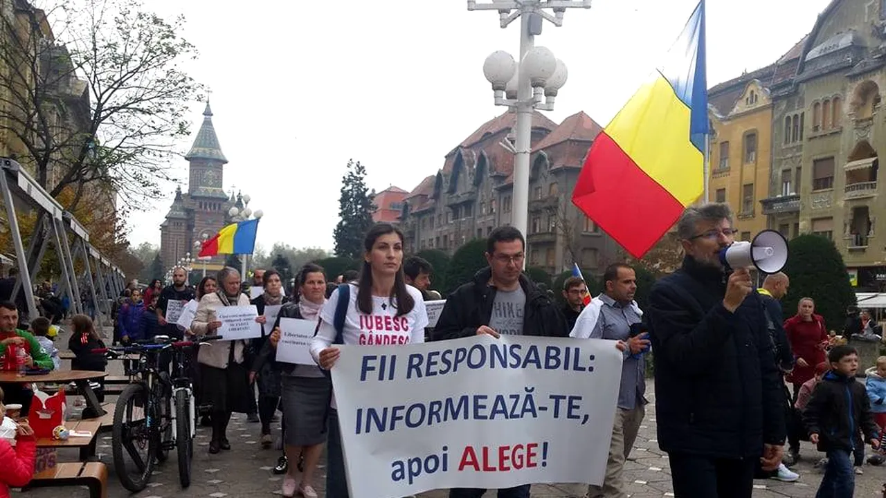 Protest faţă de vaccinarea obligatorie la Timişoara: Unde există risc, trebuie să existe alegere