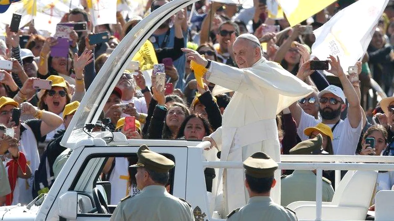 Papa Francisc ar putea folosi, în timpul vizitei din ţara noastră, un papamobil construit în România