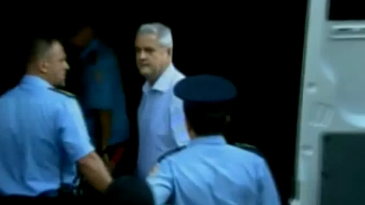 Năstase descrie condiţiile de detenţie: Şobolani, paturi suprapuse şi apă caldă de două ori pe săptămână 