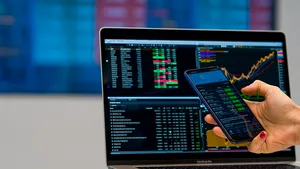 Nou record al numărului de investitori activi la Bursa de Valori