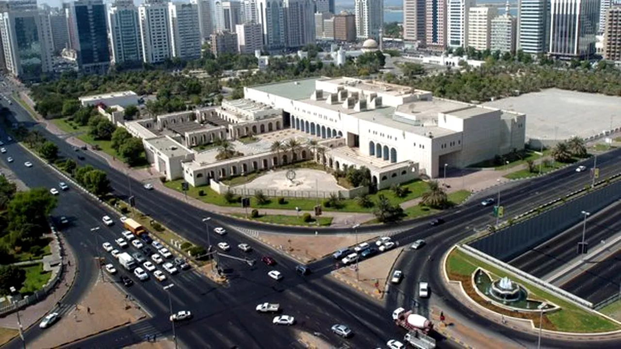 Abu Dhabi: Organizatorii CM al cluburilor dezmint că ar fi dat pliante cu interdicţii la alcool şi săruturi