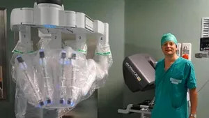 Premieră în Italia. Tumoră renală extirpată din corpul unei fetiţe de 4 ani de către un robot