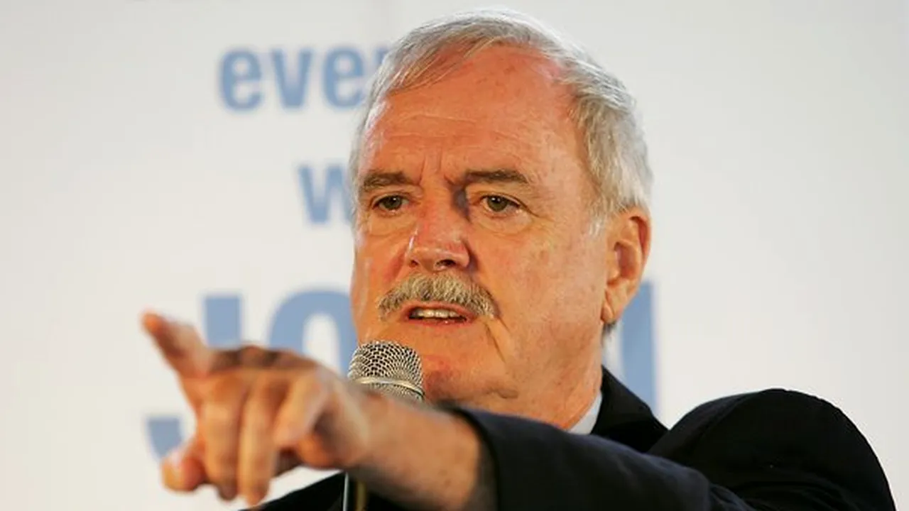 Actorul John Cleese s-a căsătorit pentru a patra oară