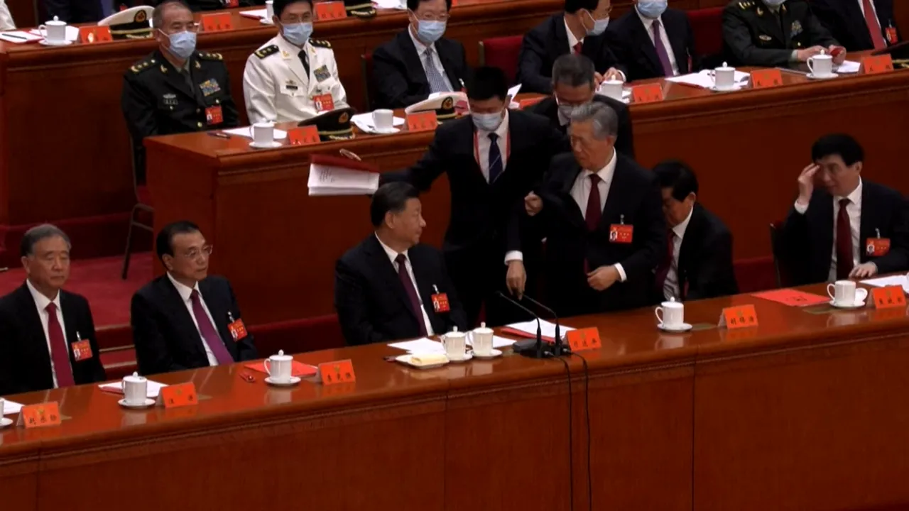 Fostul preşedinte chinez Hu Jintao, escortat afară de la congresul Partidului Comunist Chinez