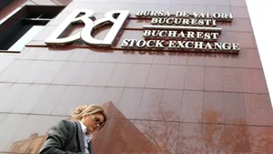 Bursa a închis în scădere, pe o piaţă slabă, cu un volum de tranzacţionare redus