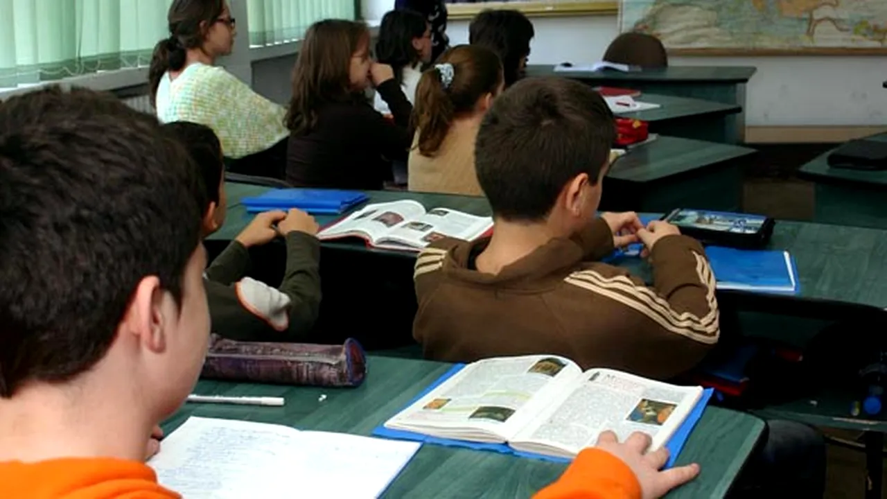 Un elev din Slobozia a lovit cu pumnul un profesor chiar în timpul orelor de curs