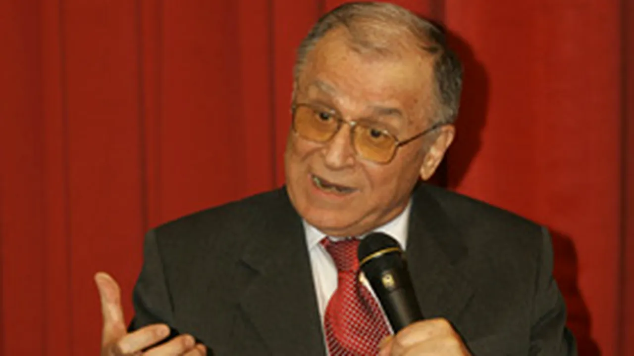 Iliescu, nemulţumit de interpretarea afirmaţiilor despre Antonescu