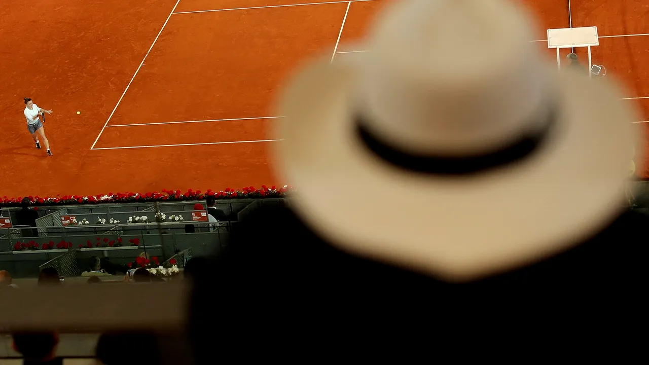 Meciul Simonei Halep cu Marketa Vondrousova de la turneul de la Roma, AMÂNAT din cauza ploii