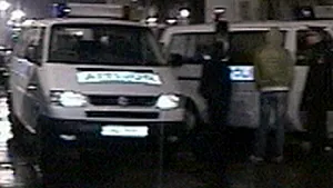 Trei persoane agresate şi cinci maşini distruse, într-un scandal în Sectorul 3 al Capitalei