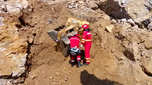 VIDEO Suceava: Un muncitor, surprins sub un perete dătrâmat la o carieră din Fundu Moldovei