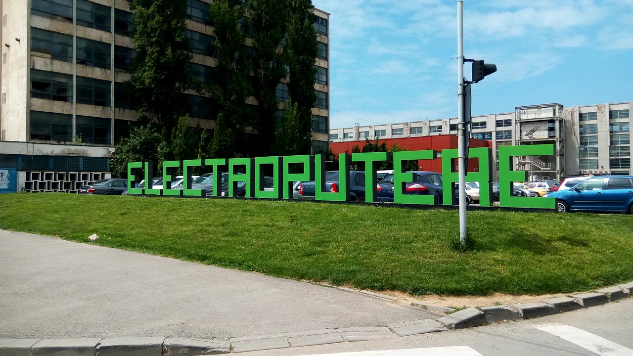 #CentenarulRosu | Electroputere Craiova şi Uzina Tractorul. Ce s-a ales de marile fabrici comuniste