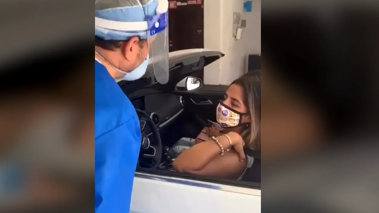 De la testare Covid-19 în maşină, la DRIVE-THRU Botox. Intervenţii estetice în timpul pandemiei