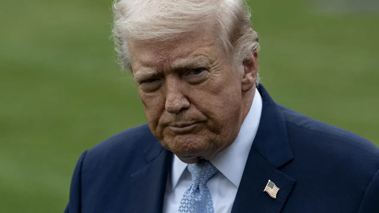 Trump dezvăluie „cadoul” Iranului pentru SUA: 10 petroliere au putut tranzita Strâmtoarea Ormuz