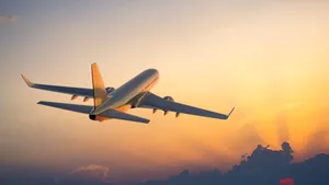 Pilotul unui zbor transatlantic a fost fotografiat în timp ce trăgea un „pui de somn” la clasa business. Reacţia companiei aeriene