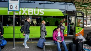 FlixBus lansează primele rute interne în România
