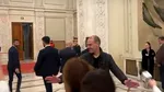 Guvernul declanșează cercetare disciplinară după ce un ofițer de presă care a bruscat jurnaliștii în timp ce îl proteja pe premierul Ilie Bolojan