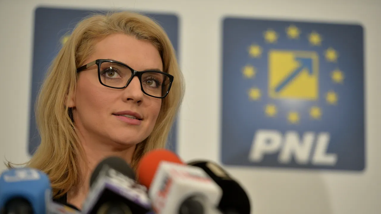 PNL, dator la Gorghiu 95.000 de lei. Fostul lider PNL a primit la botez peste 130.000 euro