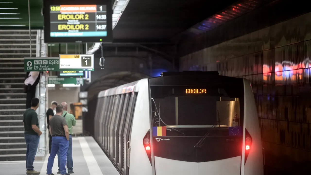 Circulația trenurilor, perturbată la Piața Unirii 2 din cauza unei uși defecte