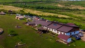 Ministerul Economiei: Ferma Dacilor a vrut 3 stele; a funcţionat fără autorizaţie până a fost amendată, apoi a cerut 1 stea