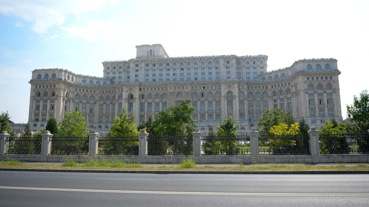 Delegaţia Comisiei de la Veneţia, ÎNTÂLNIRE marţi, la Parlament, cu membrii Comisiei Iordache/ UPDATE: Discuţii la Cotroceni cu preşedintele Iohannis