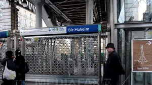 Traficul pe cinci linii de metrou, întrerupt pentru scurt timp în Paris, din motive de securitate
