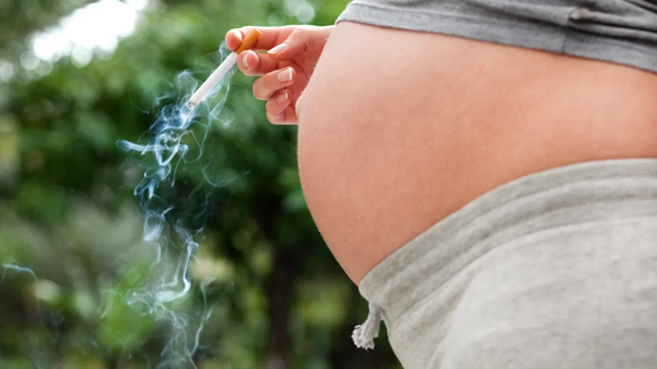 STUDIU: Ce se întâmplă cu fetusul când mama fumează în timpul sarcinii - FOTO