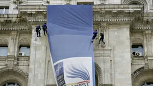 FOCUS: Clădirea Palatului Parlamentului, branduită cu sigla summit-ului NATO