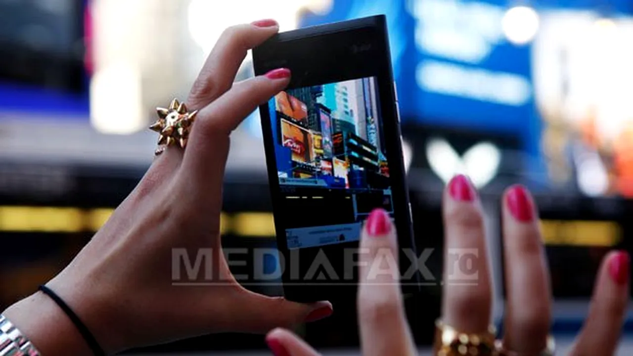 Nokia şi BlackBerry se bat pe clienţii corporate, în bătălia pentru locul 3 pe piaţa smartphone