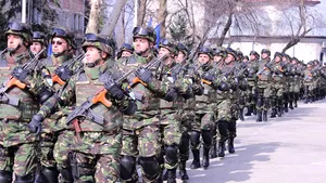 PROIECTUL LEGII SALARIZĂRII: Militarii, poliţiştii, cei din penitenciare - spor de pericol între 16-50%