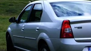 Car Mkr Renault Ponders New Logan Generation