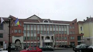 Ioan Dobra, director adjunct al DGFP Alba, şi trei funcţionari ai instituţiei au fost arestaţi