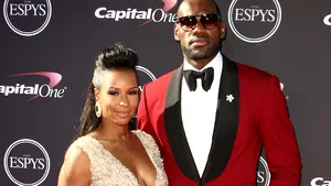 Baschetbalistul LeBron James s-a căsătorit