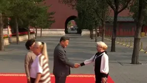 Prima reacție a Vioricăi Dăncilă de la Beijing: „Eu țin la relațiile cu China și îmi doresc să se dezvolte” / Fostul premier îi răspunde Oanei Țoiu