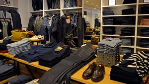 Primul mare lanţ de magazine care îşi anunţă falimentul din cauza pandemiei