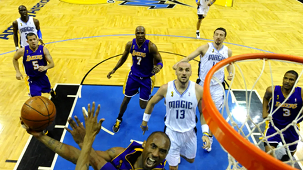 Kobe Bryant îşi va încheia cariera la Los Angeles Lakers - GALERIE FOTO